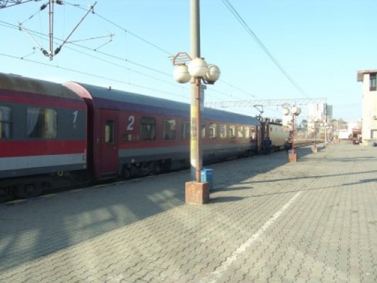 Trenurile au avut întârzieri de până la 2 ore, microbuzele au circulat fără probleme